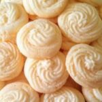 Biscoitinho amanteigado caseiro que desmancha na boca é só misturar os ingredientes modelar e assar 11E2D3B28674w575h262-2