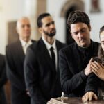 Quando um membro da família morre, há quatro coisas que nunca devem ser ditas em um funeral Imagem da página de origem