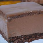 Bolo nuvem de chocolate que derrete na boca a sobremesa perfeita - Água na Boca Imagem da página de origem