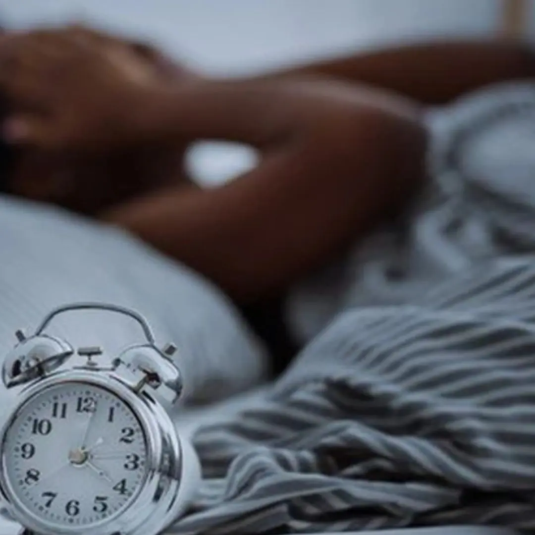 Despertar Entre 3 e 4 da Manhã: Um Sinal de Alerta para a Sua Saúde? 🤔