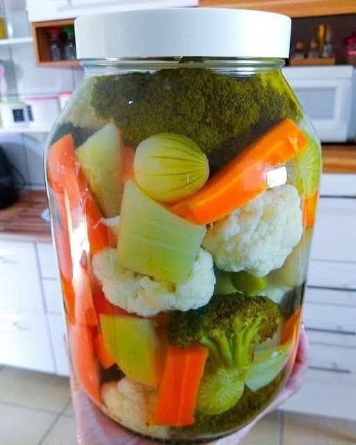 Conserva de Legumes Caseira: Sabor da Vovó, Praticidade Moderna!